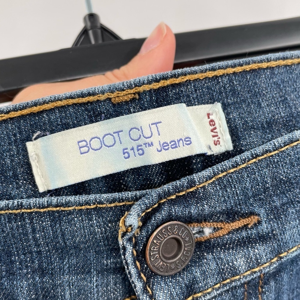 Levi's 515 Bootcut Jeans - Picture 9 of 11